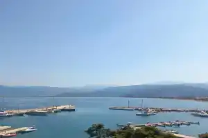 Elmar Mosaic Suites, Paralio Astros