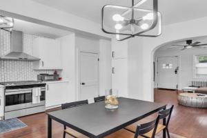 Cozy Getaway - Quiet Neighborhood Near DT townhouse, Baltimore
