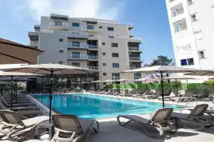 Hotel Apart Resilient, Golem