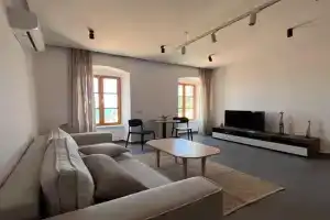 Akil Villa, Dhermi