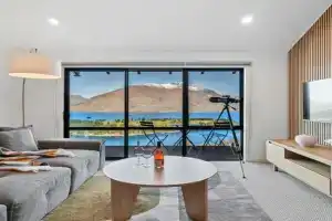The Lookout – Alpine Lake Views Guest house, Queenstown