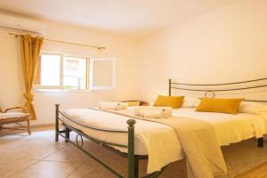 Yellow Sun Suite Apartments, Porto Rotondo