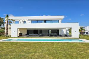 New Villa with Private Pool and Garden in La Finca de la Cala, La Cala de Mijas