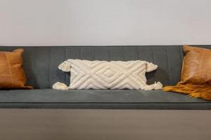 Central 3BR downtown MTL Plateau Mont Royal Apartments, Laval
