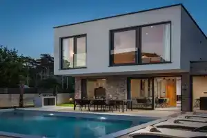 NOVO - Villa Vita s velikim bazenom, Crikvenica