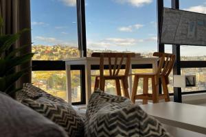 Modern Studio Apartment Near Downtown, breathtaking view!, Amman