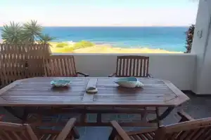 Coral Nest Apartments, Logaras