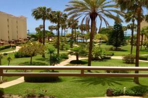 Islantilla en primera línea de playa piscina Apartments, Islantilla