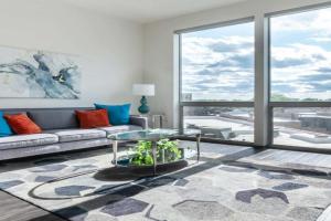 1BR City Loft With Modern Glass Views Apartments, Chicago