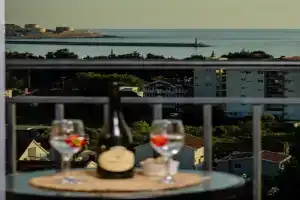Alpha Mare Apartments, Bar