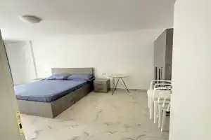 9apartaments, Shengjin