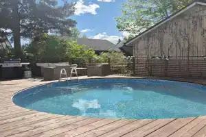 Villa Mosahiisi Charming Poolside Getaway, Vantaa
