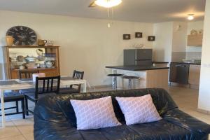 Appartement T3 63 m2 rez-de-chaussée, residence Schweitzer 2 chambres garage et jardin Apartments, Aix-les-Bains