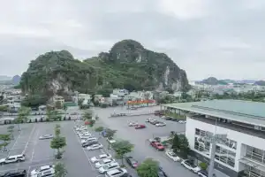 Hương Biển hotel, Halong