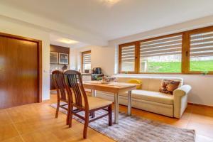 Pamporovo Palace - 2BD next to the Ski Slopes by Flat Manager Apartments, Pamporovo