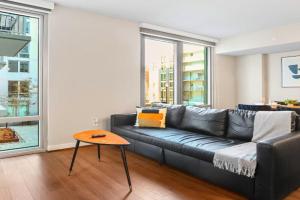 Comfy Clarendon Apt - Steps from Metro Apartments, Arlington