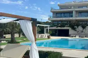 Family-friendly apartments with swimming pool, Pag - 24196, Mandre