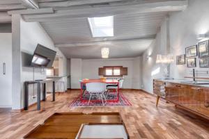 Santo Stefano Loft con Terrazzo Apartments, Bologna