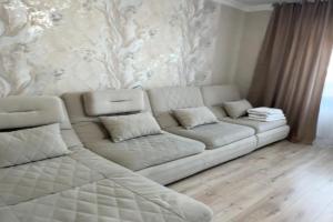 Shahterov 74 Elegantnyy interer Apartments, Karagandy
