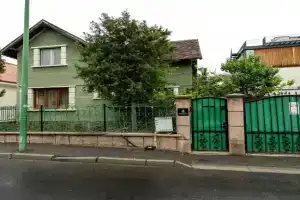 Retro Green Cottage with a Barkyard - Pet Friendly, Brasov