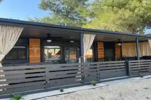 Mobile home 4US Guest house, Privlaka