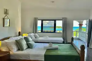 Villea Frangipani Top floor 2 bedroom Apartment, Pointe Larue