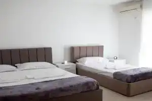 VIJA Holiday Rooms, Shengjin