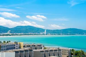 Patong private spacious apart-ment 2 minutes walk to the beach bathtub sea view swimming pool, Kamala