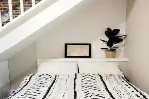 Walk to Downtown and Stadiums Free Parking Guest house, Baltimore