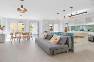 Lale Verde - Modern 2BR with sea views, 2 pools and garage Apartments, Estepona