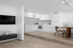 6622 Luxury Apartment with Shared Pool, Chania Town