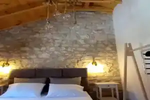 Living in Apartments, Afitos