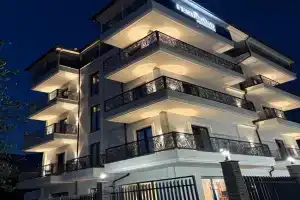 Ferdinand Residence Hotel, Himare