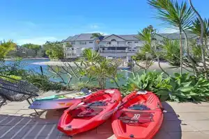 Wonderful Waterfront Apartment with Pool, Mooloolaba
