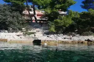 Seafront Charming Apartments Kosirina, Brna