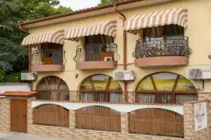 Villa Veselina Loft Studios, Khisarya