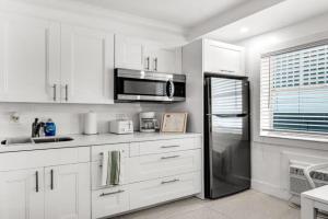South of Fifth Oceanfront condo with Beach Perks! Apartments, Miami Beach