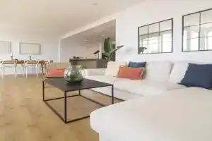 Seafront Apartment in with Beach Access, Calella