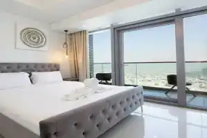 Luxury 2BR Paramount Apt Balcony with Pool and Gym Apartments, Dubai