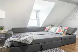 Urban 1BR Gem with Kitchen, Smart TV & Workspace Apartments, Ottawa