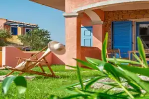 LEONE FLAT IV 15' Palau & PRIVATE GARDEN Apartments, Porto Pozzo