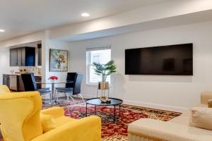 Walk to Parks Dog-Friendly Gem in! Guest house, Indianapolis