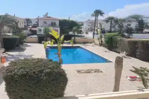 2 Bedroom Penthouse Apartment in with Communal Pool, Oroklini