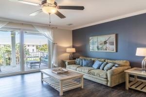 Adventures in Sombrero - Waterfron Pool Home, 26' Dock Guest house, Marathon