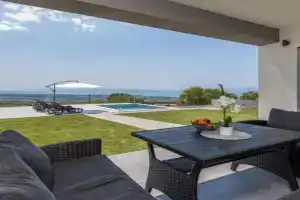 Villa Fran - Four Bedroom Villa with Private Pool, Crikvenica