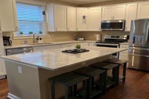 Mins to Downtown & Raceway Rookwood Retreat 2 Guest house, Indianapolis