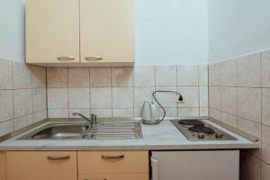 Studio apartment Tina 3, Baska Voda