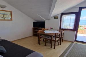 Two Bedroom Apartment with Terrace and Sea View 4, Podaca