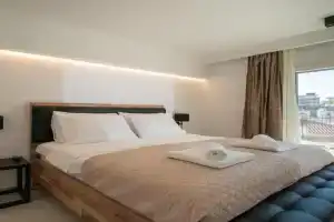 Must in Apartments, Neos Marmaras