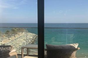 Address Beach Resort Apartment by Blue World 4404 direct see view, Al Aqah